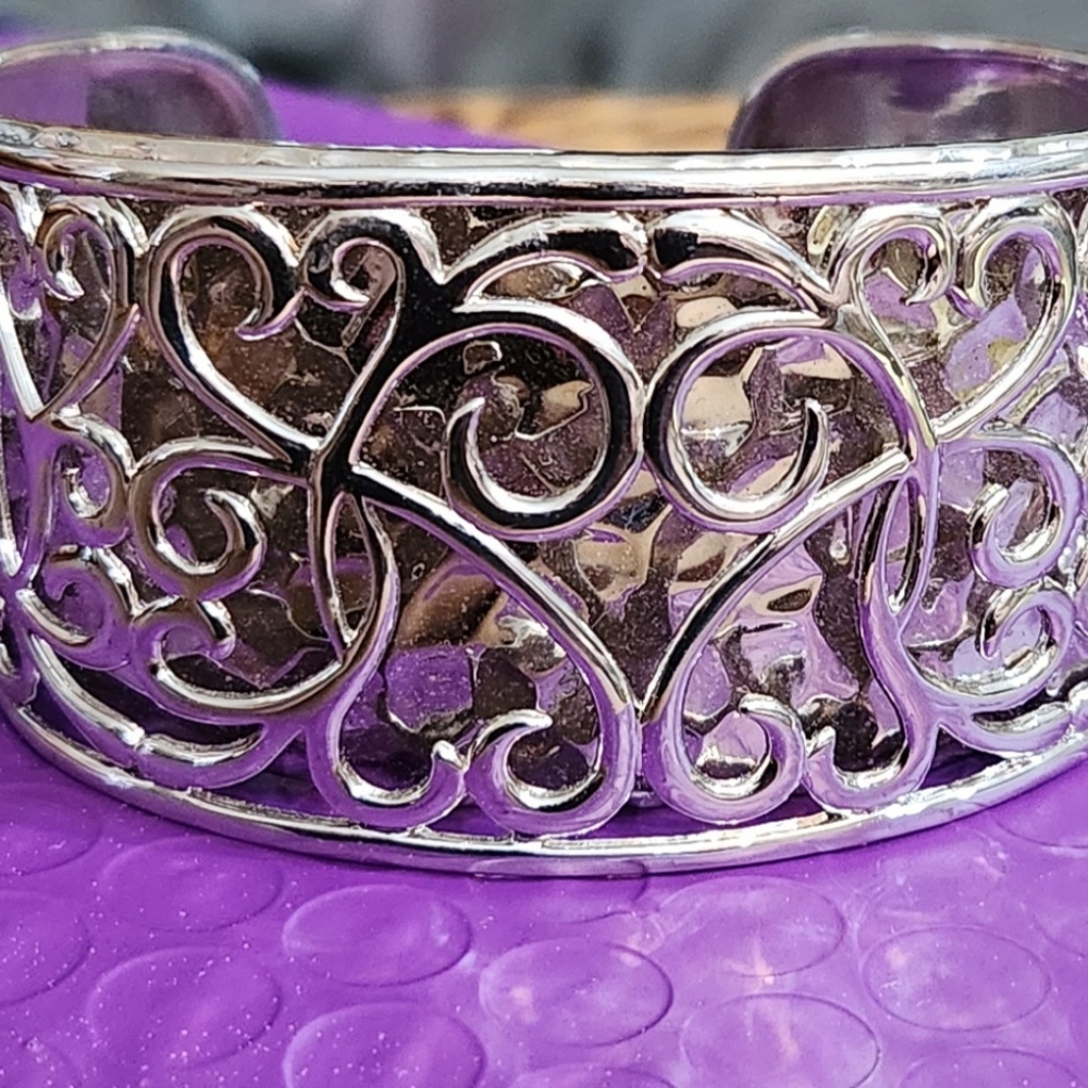 925 Silver Hammered Cuff With Heart Scrollwork